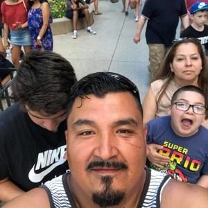 Meet your Posher, Manuel